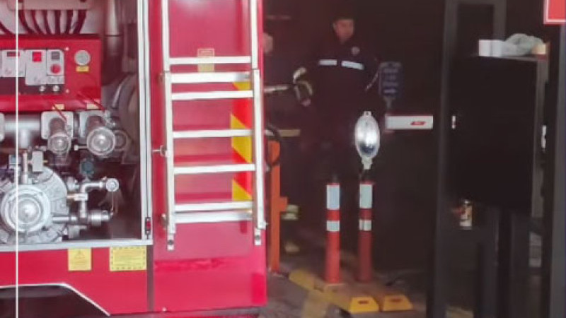 RİZE MERKEZDE YANGIN PANİĞİ: YER ALTI OTOPARKINDA TRAFO PATLADI!